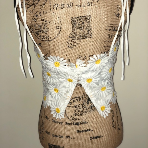 Daisy Floral Crop Top - Picture 5 of 6